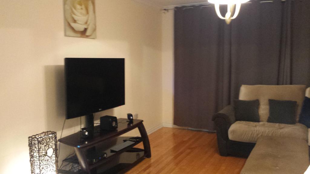 Three Bedroom Holiday Apartment Longueuil Exterior photo